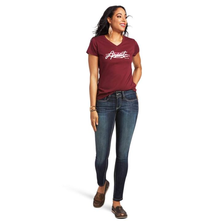 Ariat REAL Logo Script Klassische Fit Tee Zinfandel | APVEGpip